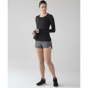 Lululemon Speed Up Shorts 2.5" Lined Black White Floral Size 4 Running Gym CUTE